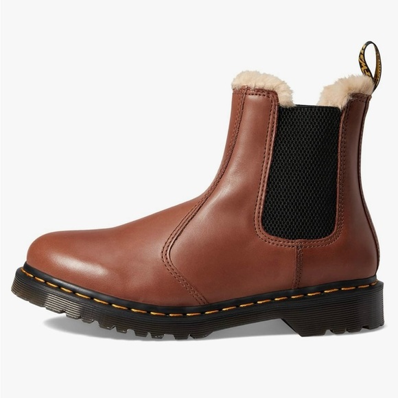 Dr. Martens 2976 faux fur lined Lenore Chelsea boots size 8. Color is Saddle. - Picture 4 of 5